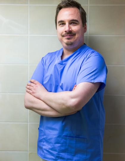 Dr. Soós Gábor - Főorvos, dento-alveolaris sebész szakorvos, gyermekfogszakorvos Dr. Soós Gábor - Főorvos, dento-alveolaris sebész szakorvos, gyermekfogszakorvos