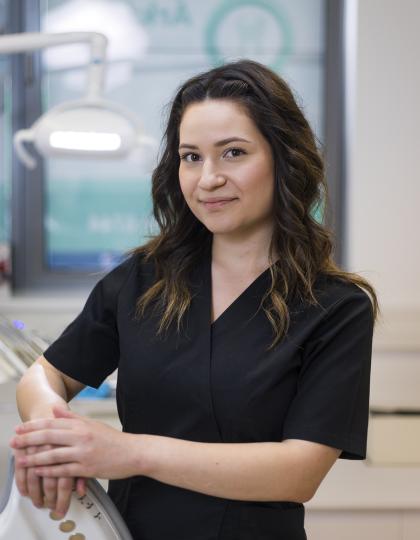Pethő Judit - Fogászati asszisztens, dentálhigiénikus Pethő Judit - Fogászati asszisztens, dentálhigiénikus