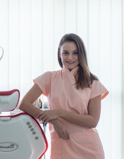 Dr. Szlávecz Réka - Fogorvos Dr. Szlávecz Réka - Fogorvos