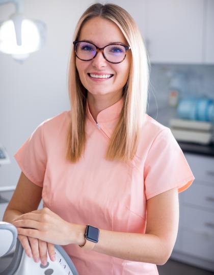Dr. Bátori Nóra - Dentist Dr. Bátori Nóra - Dentist