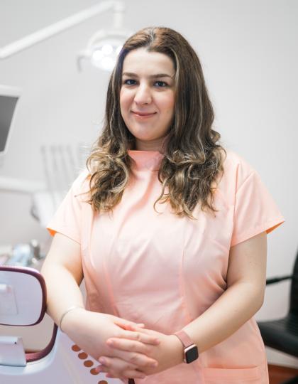 Dr. Berfin Sahin - Fogorvos Dr. Berfin Sahin - Fogorvos