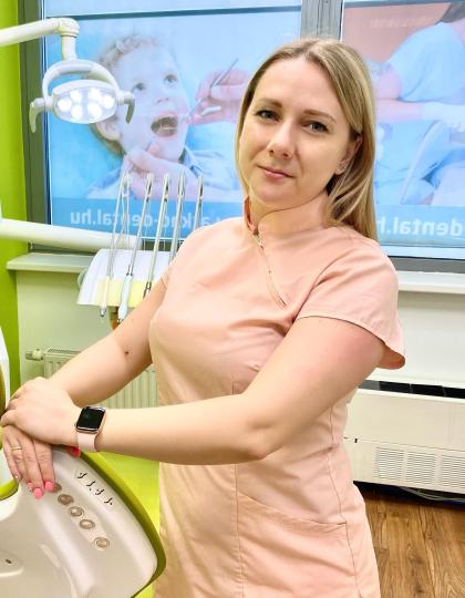 Lázok-Marék Boglárka - Fogászati asszisztens, dentálhigiénikus Lázok-Marék Boglárka - Fogászati asszisztens, dentálhigiénikus
