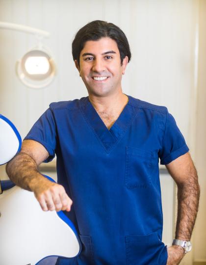Dr. Hadi Dehghani - Fogszabályozó specialista Dr. Hadi Dehghani - Fogszabályozó specialista