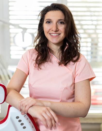 Dr. Erdélyi Vivien Gisela - Dentist