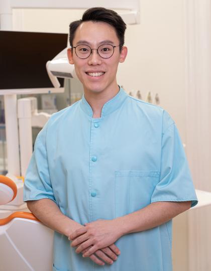 Dr. Eric Huang - Fogorvos