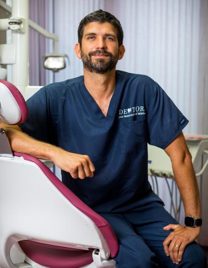 DR. BAJUSZ ÖRS - Parodontológus szakorvos