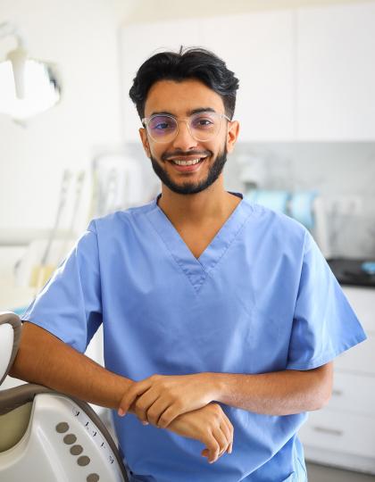 Dr. Aglan Esmail - Fogorvos Dr. Aglan Esmail - Fogorvos