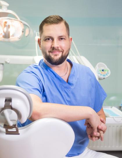 Dr. Tatai Dániel - Dentist