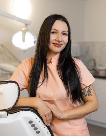 Zsuzsanna - Fogászati asszisztens Zsuzsanna - Fogászati asszisztens