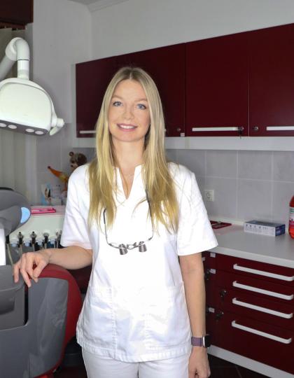 Dr. Sutka Anita - Dentist