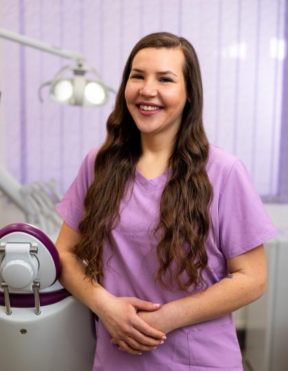 Ster Anett - Dental assistant
