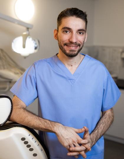 Dr. Mirzatolouei Salar - Dentist