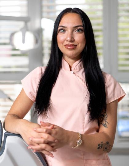 Laboranovits Anita - Fogászati asszisztens