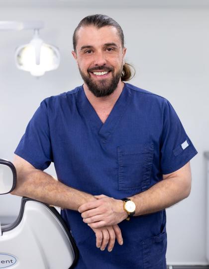 Dr. Hetyei Ádám - Fogorvos