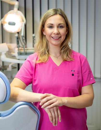 Dr. Vörös Aleszja - Dentist